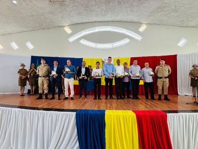Presidente da Câmara de Rio Piracicaba é homenageado em solenidade pelos 20 anos da 17ª Cia PM Independente.