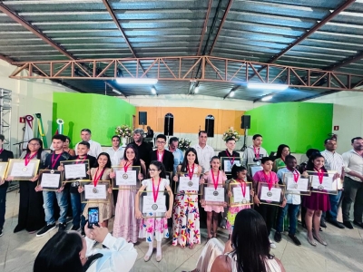 Dezenove estudantes recebem condecoração do Mérito Escolar em Rio Piracicaba