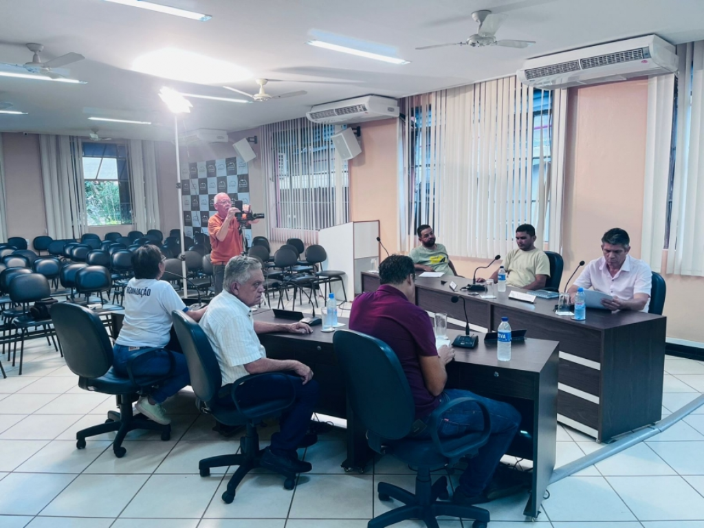 Vereadores aprovam alteração de projeto que prevê contratações para a Escola Preparatória Cívico Militar em Rio Piracicaba.